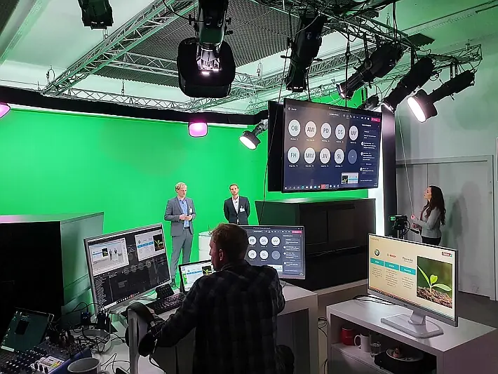 Verbandsveranstaltung von tesa aus dem Greenscreen-Studio